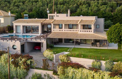Diasella Resort | 540 m² Resort ∙ 5 bedrooms ∙ 9 guests