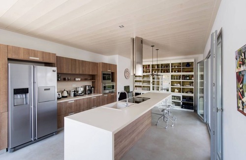 Naousa Villa | 570 m² Villa ∙ 8 bedrooms ∙ 16 guests