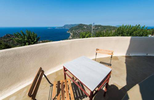 Alonnisos Old Town House | 63 m² House ∙ 3 bedrooms ∙ 6 guests