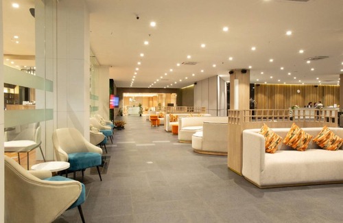 Bang Chalong Hotel | 65 m² Hotel ∙ 127 guests