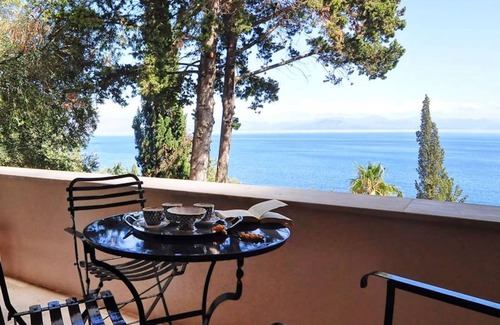 Perama Villa | 650 m² Villa ∙ 6 bedrooms ∙ 12 guests