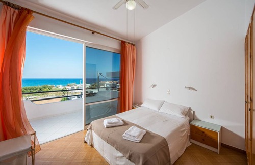 Kato Stalos Apartment | 72 m² Apartment ∙ 2 bedrooms ∙ 5 guests
