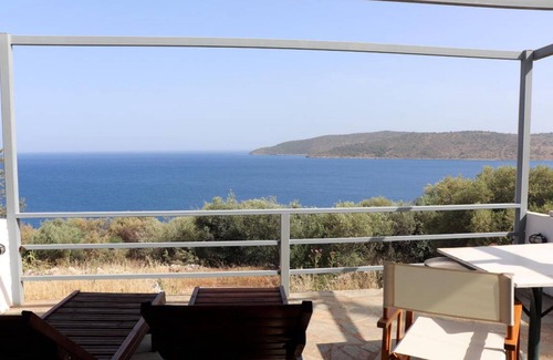 Karvelas House | 72 m² House ∙ 3 guests