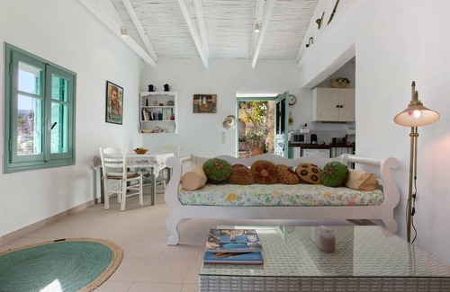 Korithi House | 75 m² House ∙ 2 bedrooms ∙ 3 guests