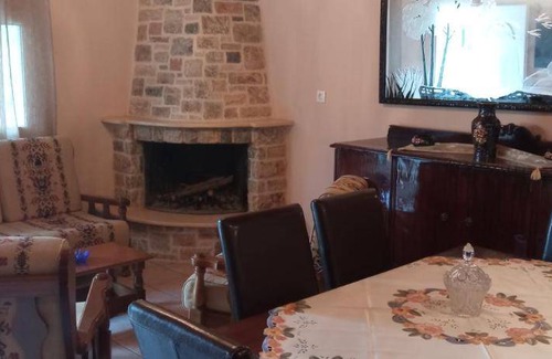 Karvelas House | 76 m² House ∙ 2 bedrooms ∙ 4 guests