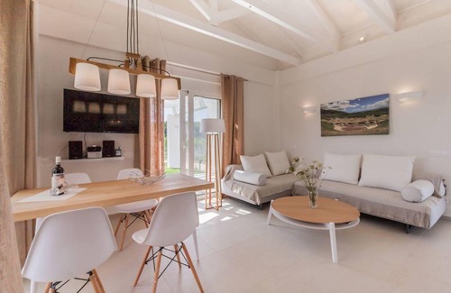 Ilida House | 80 m² House ∙ 2 bedrooms ∙ 6 guests