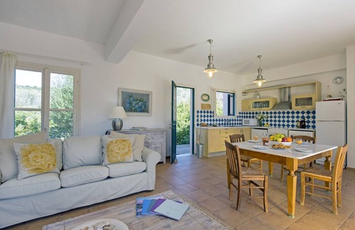 Ithaki Villa | 95 m² Villa ∙ 2 bedrooms ∙ 4 guests