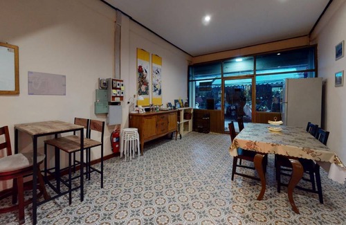 Thanon Phetchaburi House | 96 m² House ∙ 3 bedrooms ∙ 14 guests