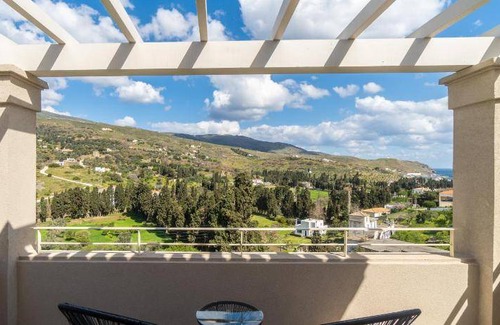 Paleopolis Resort | 98 m² Resort ∙ 2 bedrooms ∙ 5 guests