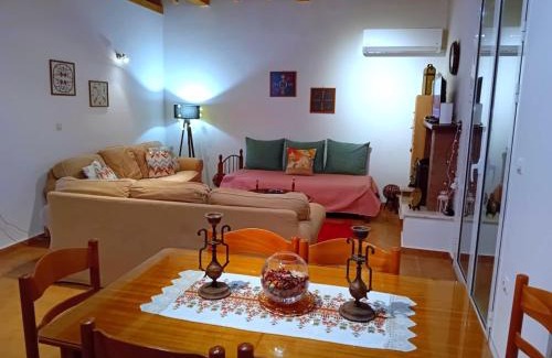 Vamvakou Villa | Anna's Village House in Tsintzina