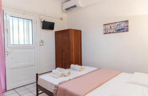 Kamena Vourla Apartment | Apartment's Theodoros
