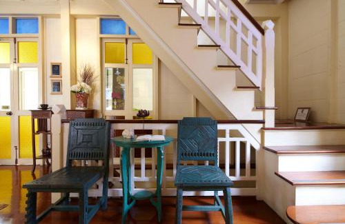 Wat Bowon Niwet Hostel | Baan Dinso