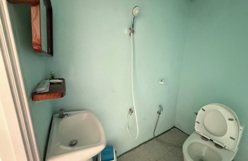 Ko Phaluai Hostel | Baan Plai Laem Homestay