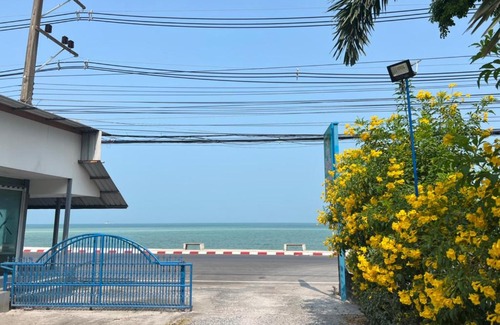 Na Thon Hostel | Baan Wang Bua