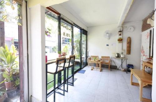 Don Muang Hostel | Banana Hostel Donmuang
