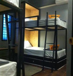 Wang Burapha Phirom Hostel | Bangkok Bed and Bike