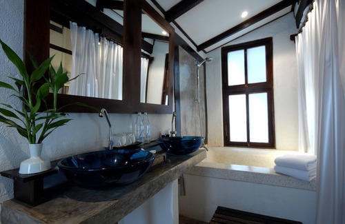 Thapae Hotel | Banthai Village