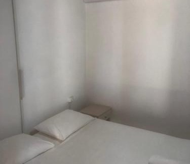 Diasella Apartment | Barreira Beachfront Room 5