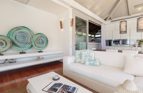 Bophut Villa | Beachfront Balinese Villa Mia w. Chef