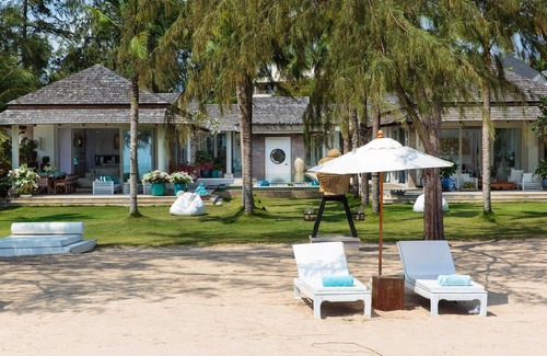 Bophut Villa | Beachfront Balinese Villa Mia w. Chef