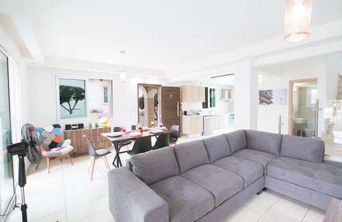 Pernera Villa | Beautiful 5 Star Holiday Villa in a Prime Location in Protaras