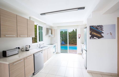 Pernera Villa | Beautiful 5 Star Holiday Villa in a Prime Location in Protaras