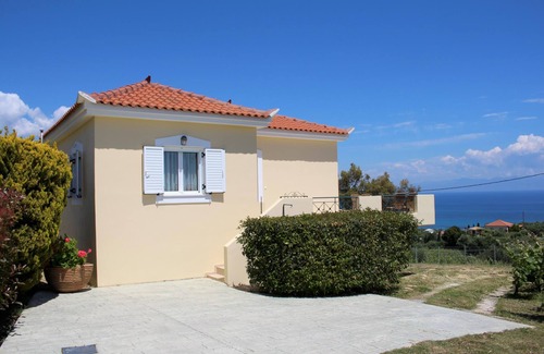 Pylos-Nestoras House | Beautiful holiday house in the country with terrace | Messenia, Peloponnese