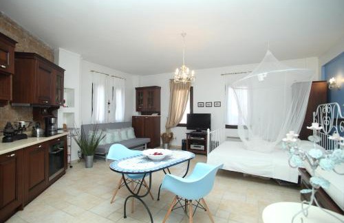 Afytos Apartment | Beautiful Studio in traditional Afytos Halkidiki-UVC sterilized