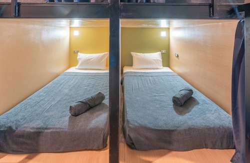 Talat Yai Hostel | Black Panther Hostel