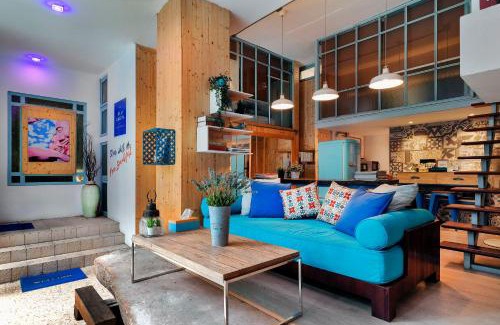 Phaya Thai Hostel | Blu Cabin Ari Stylish Gay Poshtel
