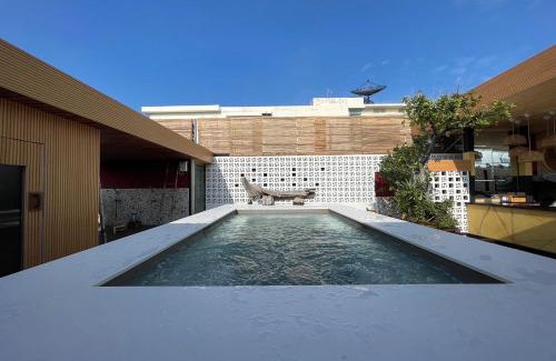 Phaya Thai Hostel | Blu Cabin Ari Stylish Gay Poshtel