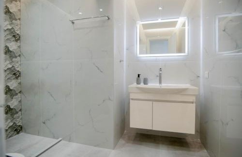 Benitses Apartment | Blue Sea Benitses - Beachfront Apartment