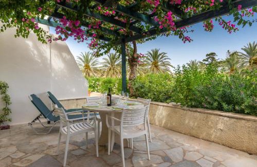 Ayia Fotia Apartment | Bougainvillea House in Crete