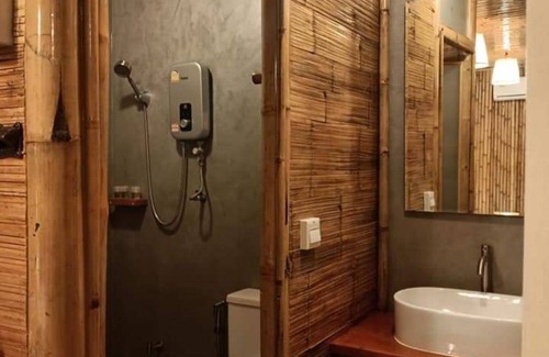 Surin House | Bungalow ∙ 1 bedroom ∙ 1 guest