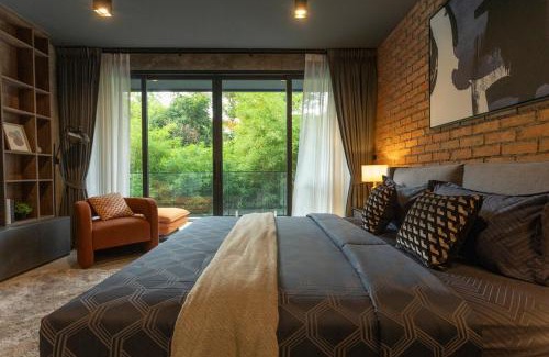 Ban Saiyuan Apartment | C125 Sea View Sauna Designer Furniture