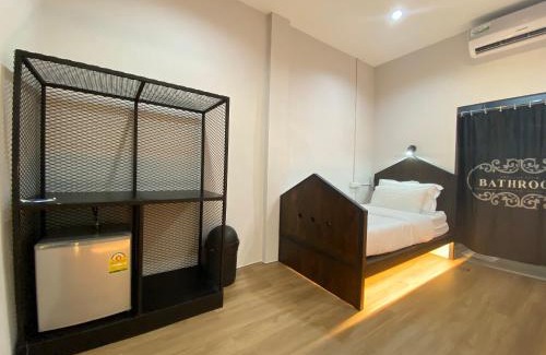 Ratchathewi Hostel | Castle Black Bangkok