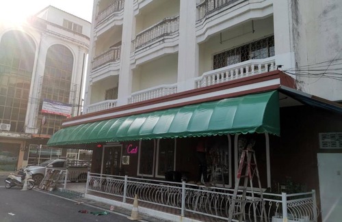 Hat Yai Apartment | Cat Bed