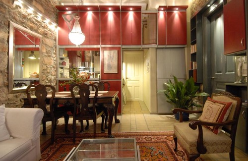 Athens Villa | Central Athens Period House with Pool