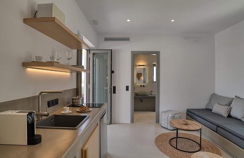 Naousa House | Clementina Paros