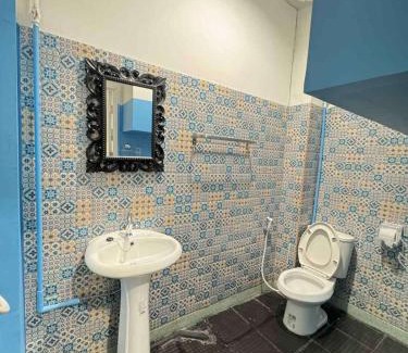 Thanon Phetchaburi Hostel | Comfy Corner Hostel