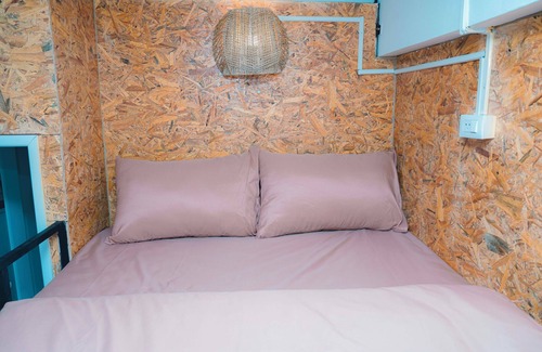 Thanon Phetchaburi Hostel | Comfy Corner Hostel
