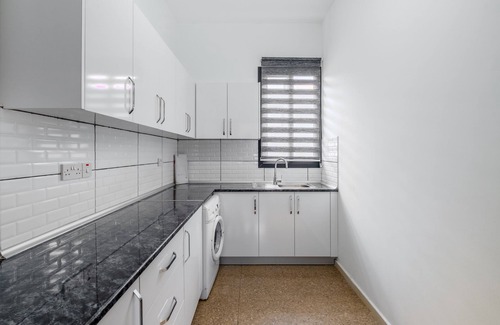 Kyrenia Apartment | Cozy Sea View Retreat 1 min to Beach in Kyrenia