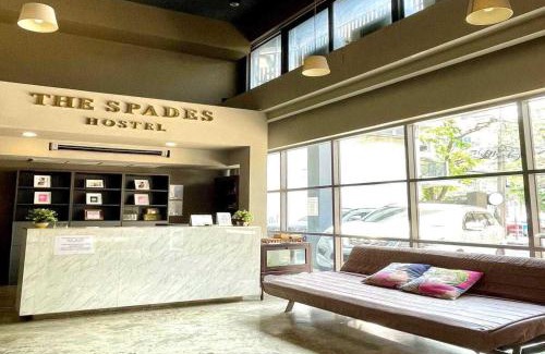 Thanon Phetchaburi Hotel | Dancenter The Spades Hostel