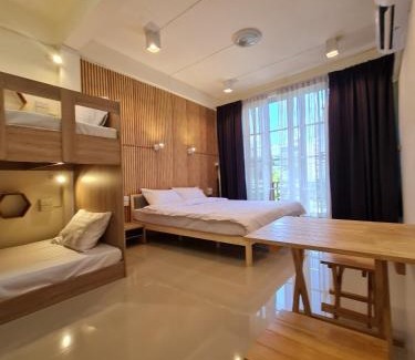 Ratchathewi Hostel | De Chalet