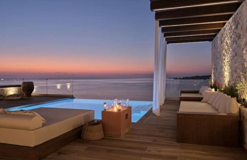 Skinaria Villa | Deluxe Panorama Suite with Private Infinity Pool and Grande Terrace