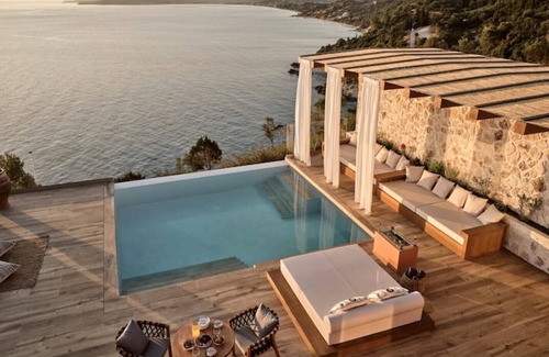 Skinaria Villa | Deluxe Panorama Suite with Private Infinity Pool and Grande Terrace
