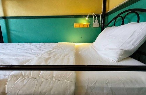 Maha Phruttharam Hostel | During Moonshine Hostel Samyan