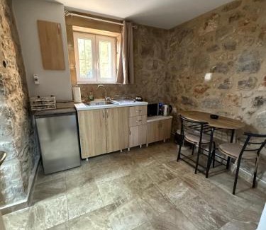 Diasella Apartment | Eleutheria