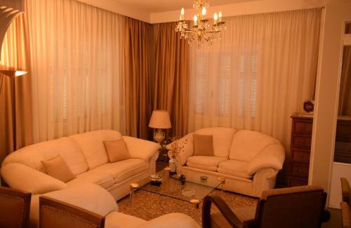 Trikala House | Ellie's House