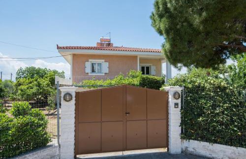 Eretria House | Emerald House